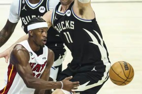 YABO-包含Ming连续十五场比赛得分超过突破纪录，雄鹿挑战极限！的词条