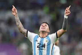 亚博- 梅西加冕球王 