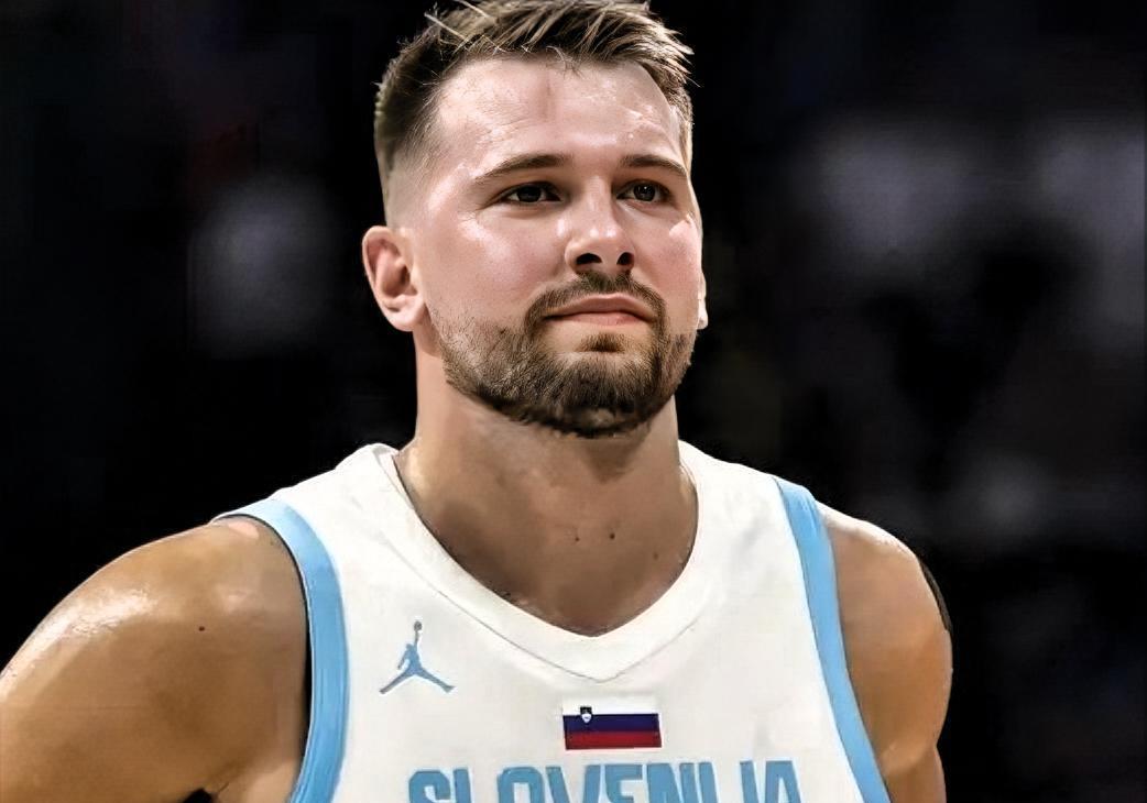 东契奇回归赛场,突破纪录首场状态亮眼,美国队观众沸腾!的简单介绍 东契奇回归赛场,突破纪录首场状态亮眼,美国队观众沸腾!的简单介绍