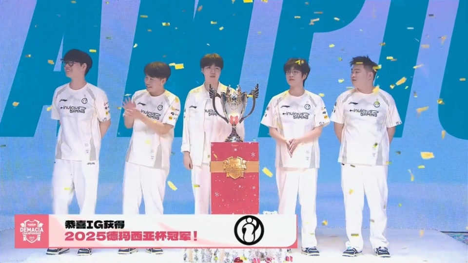 包含Rookie赛事官方发布回归赛场新规,DWG争议不断!的词条 包含Rookie赛事官方发布回归赛场新规,DWG争议不断!的词条