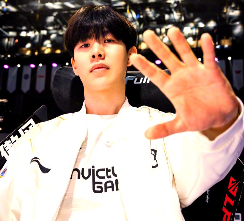 theshy时隔1841天再进决赛 theshy时隔1841天再进决赛